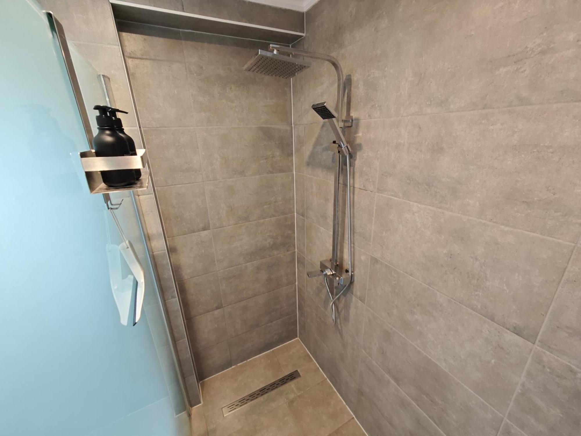 Fh-Naehe: Modernes Apt Mit Balkon Hof  Ngoại thất bức ảnh