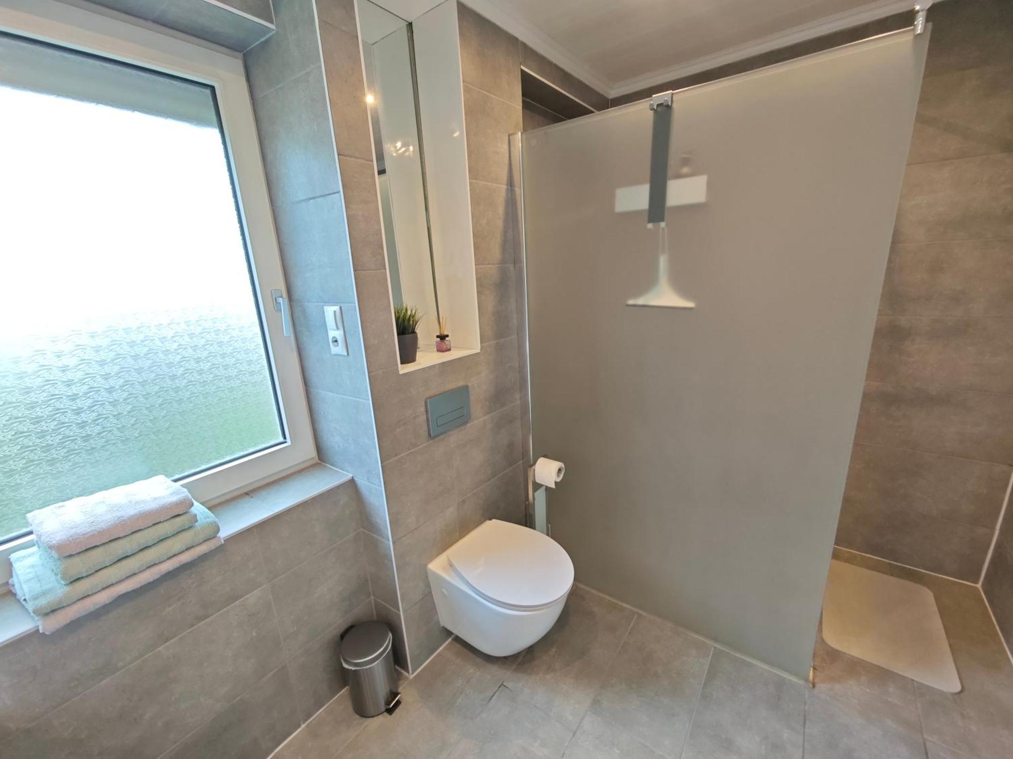 Fh-Naehe: Modernes Apt Mit Balkon Hof  Ngoại thất bức ảnh